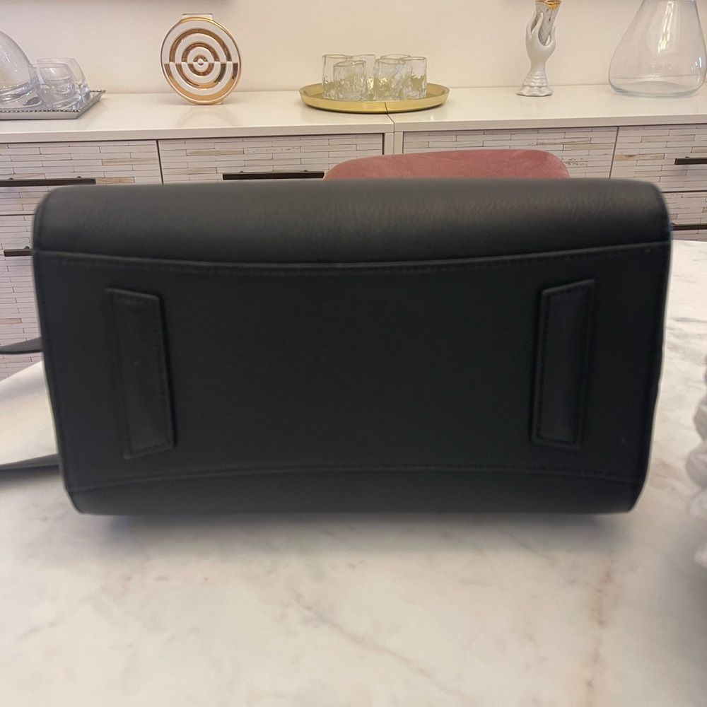 GIVENCHY - Authentic Small Antigona Satchel- NWOT - Picture 4 of 7